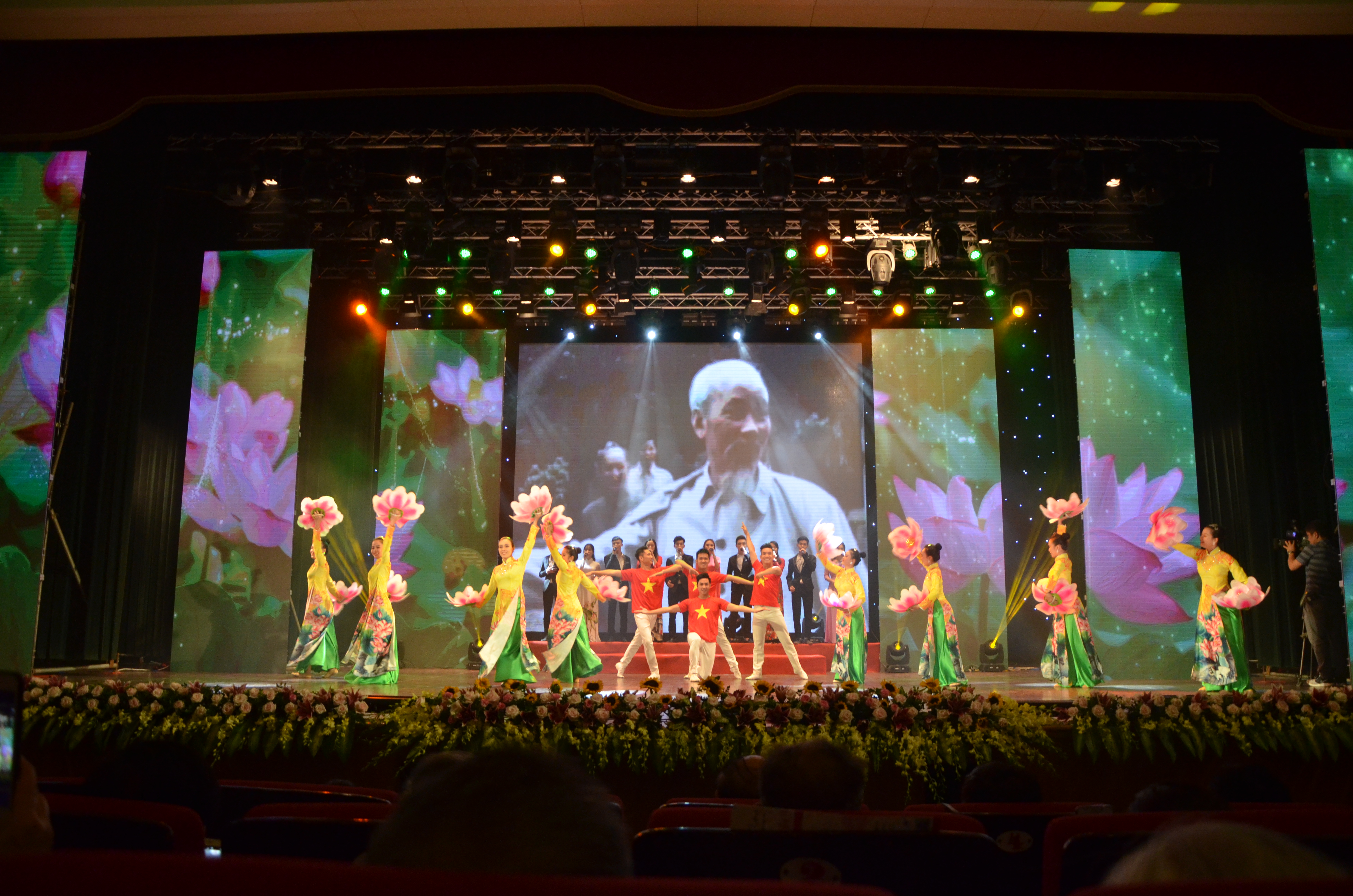 TỔ QUỐC LINH THIÊNG - NĂM 2019